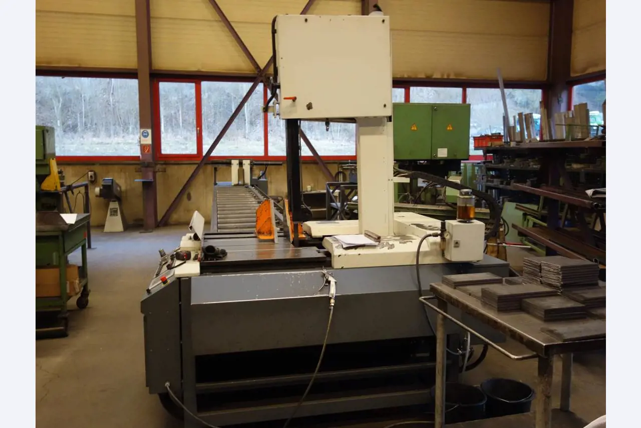 Machines for sheet metal working, business and office equipment as well as vehicle fleet-3