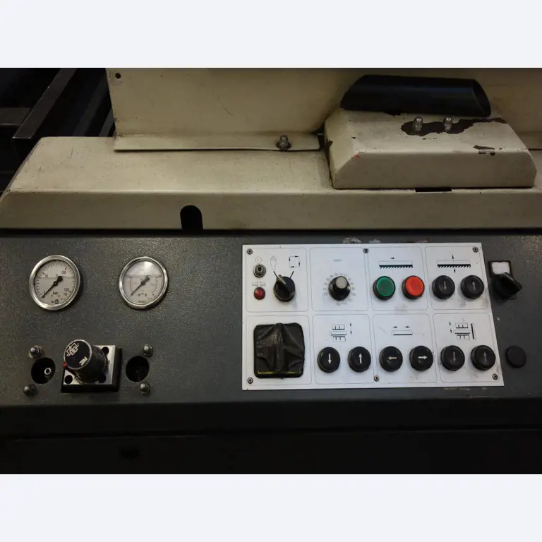 Machines for sheet metal working, business and office equipment as well as vehicle fleet-8