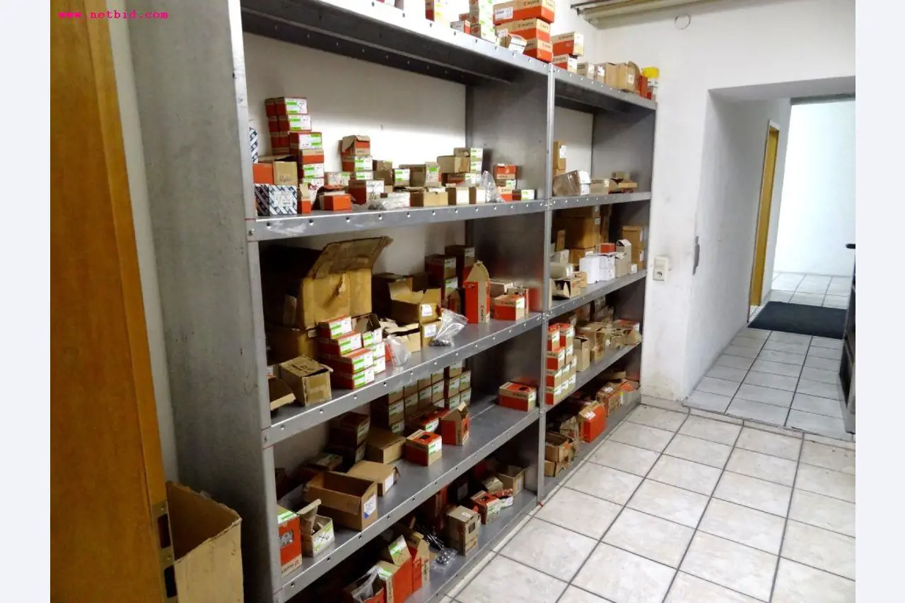 Máquinas de processamento de chapas metálicas, equipamento operacional e de escritório e frota de veículos-4