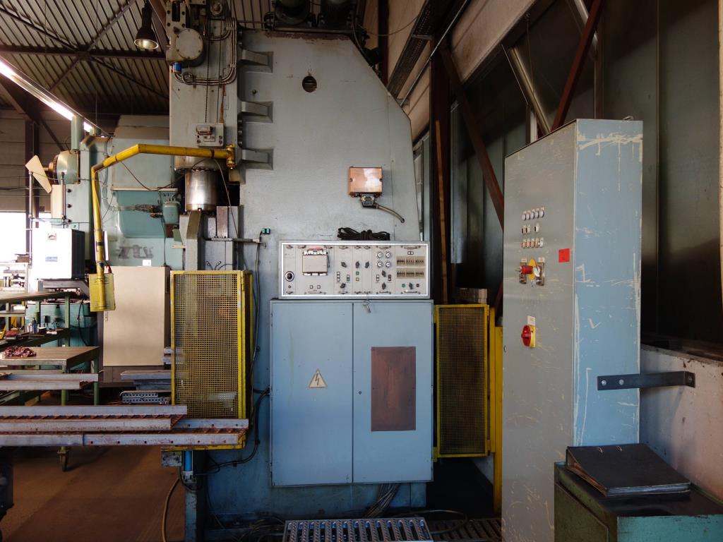 Máquinas de processamento de chapas metálicas, equipamento operacional e de escritório e frota de veículos-4