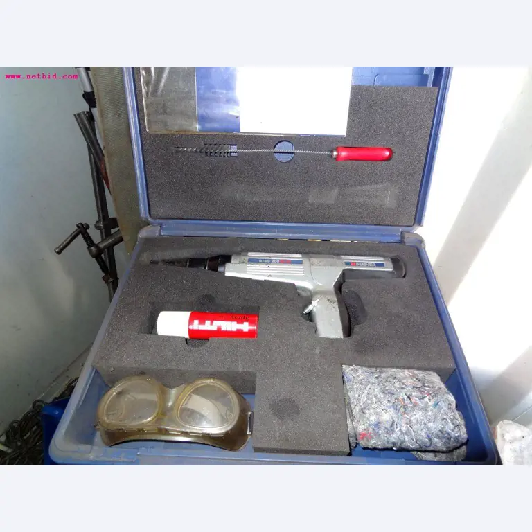 Máquinas de processamento de chapas metálicas, equipamento operacional e de escritório e frota de veículos-25