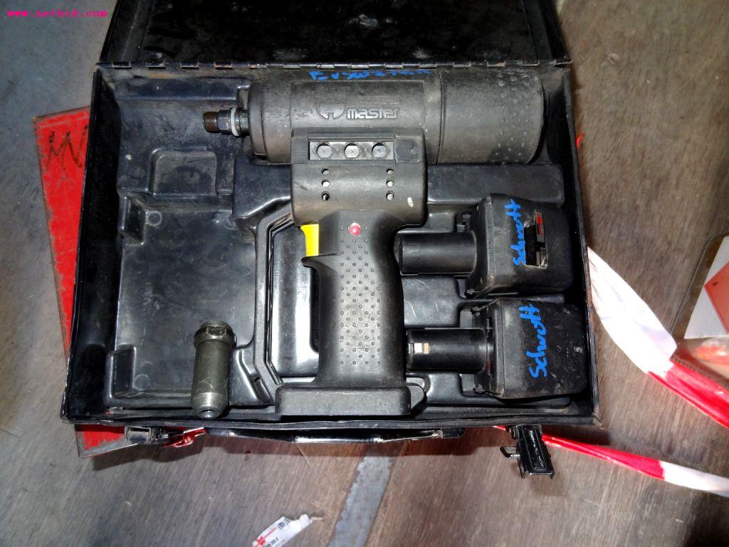 Máquinas de processamento de chapas metálicas, equipamento operacional e de escritório e frota de veículos-8