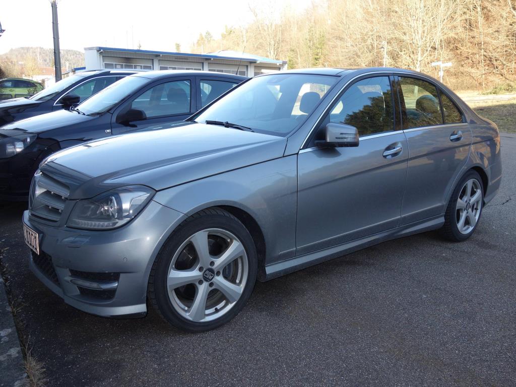 Máquinas de processamento de chapas metálicas, equipamento operacional e de escritório e frota de veículos-5