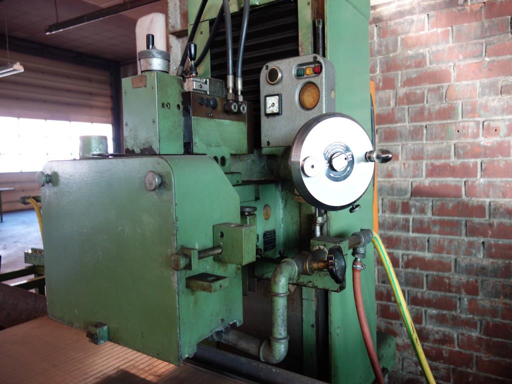 Máquinas de processamento de chapas metálicas, equipamento operacional e de escritório e frota de veículos-4