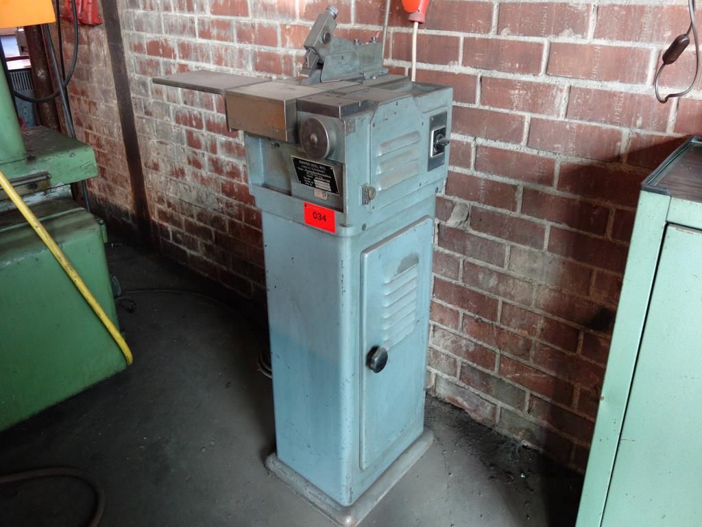 Máquinas de processamento de chapas metálicas, equipamento operacional e de escritório e frota de veículos-1