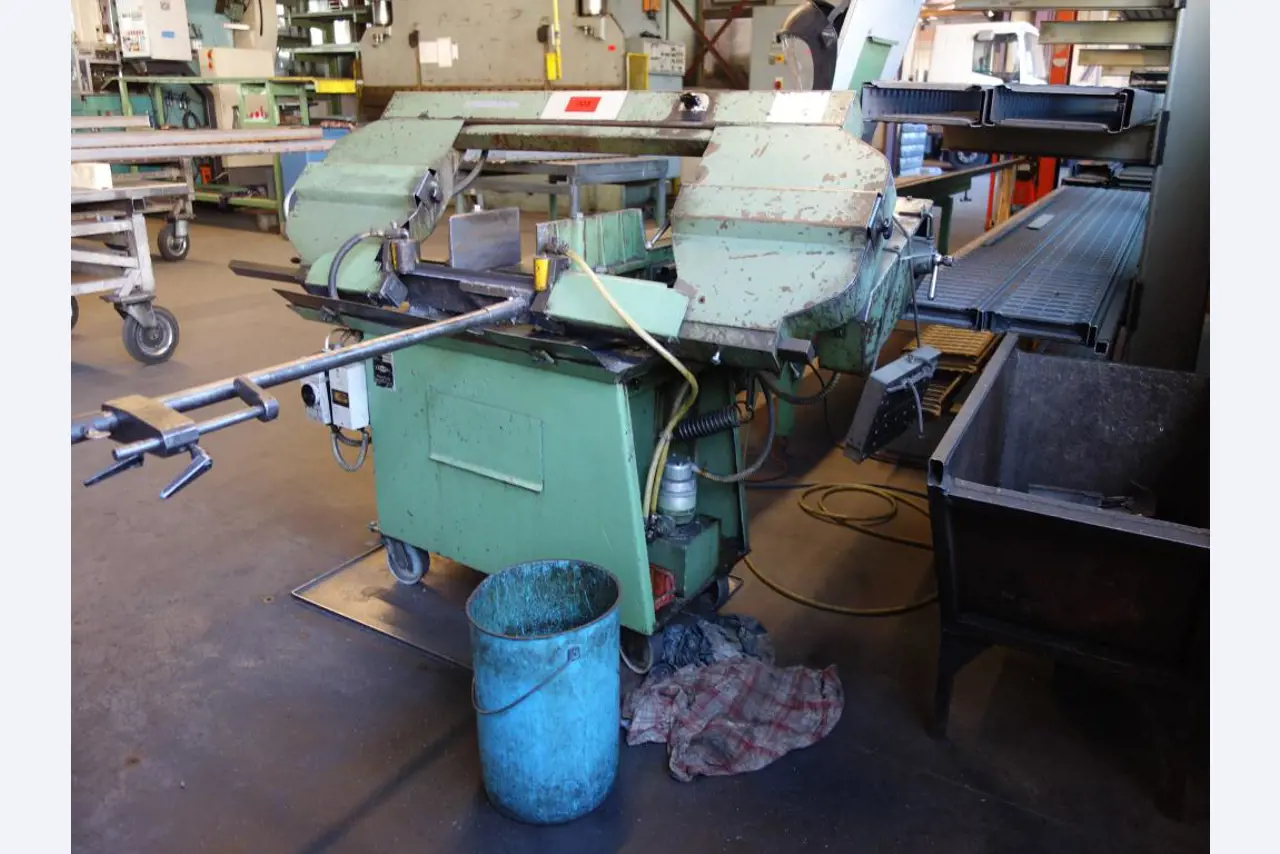 Machines for sheet metal working, business and office equipment as well as vehicle fleet-5