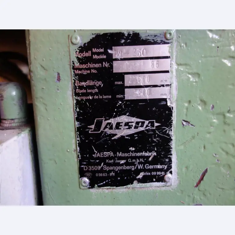 Machines for sheet metal working, business and office equipment as well as vehicle fleet-6