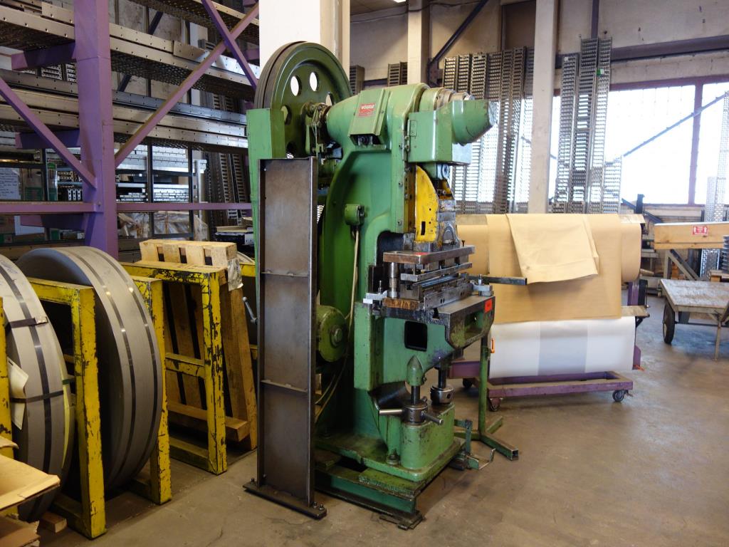 Máquinas de processamento de chapas metálicas, equipamento operacional e de escritório e frota de veículos-1