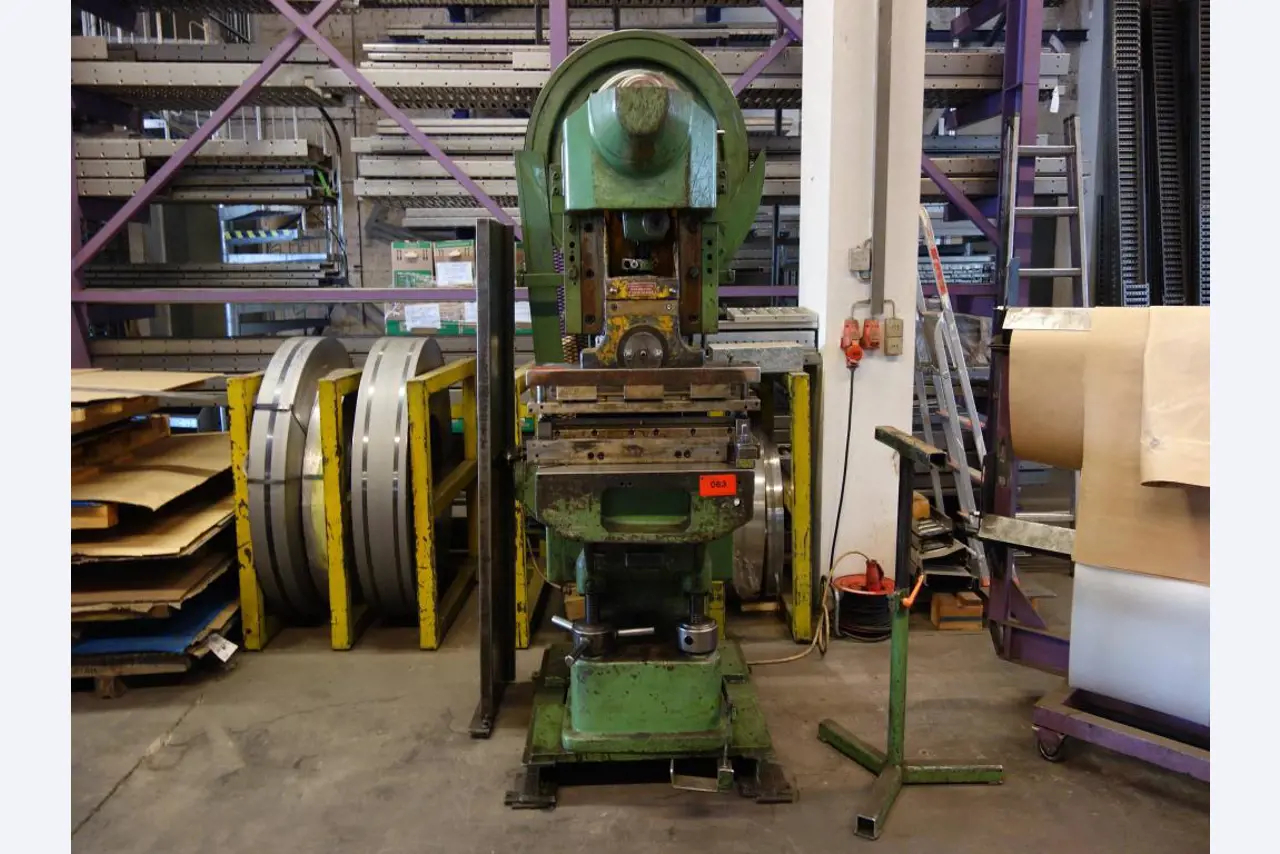 Machines for sheet metal working, business and office equipment as well as vehicle fleet-2