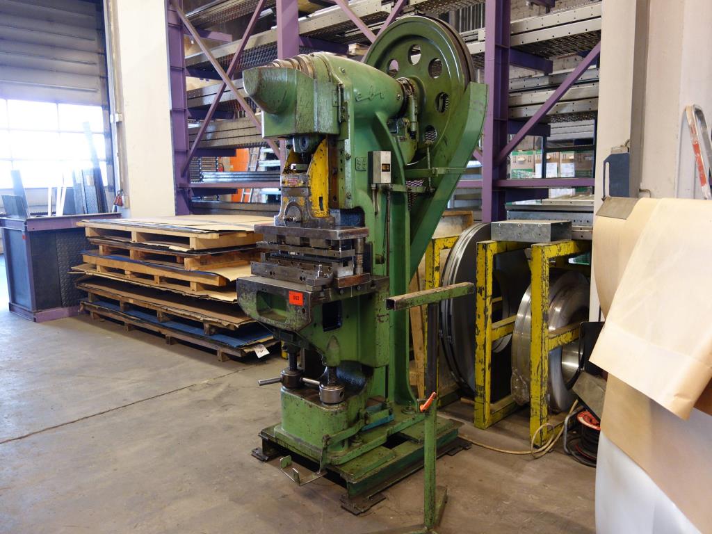 Máquinas de processamento de chapas metálicas, equipamento operacional e de escritório e frota de veículos-3