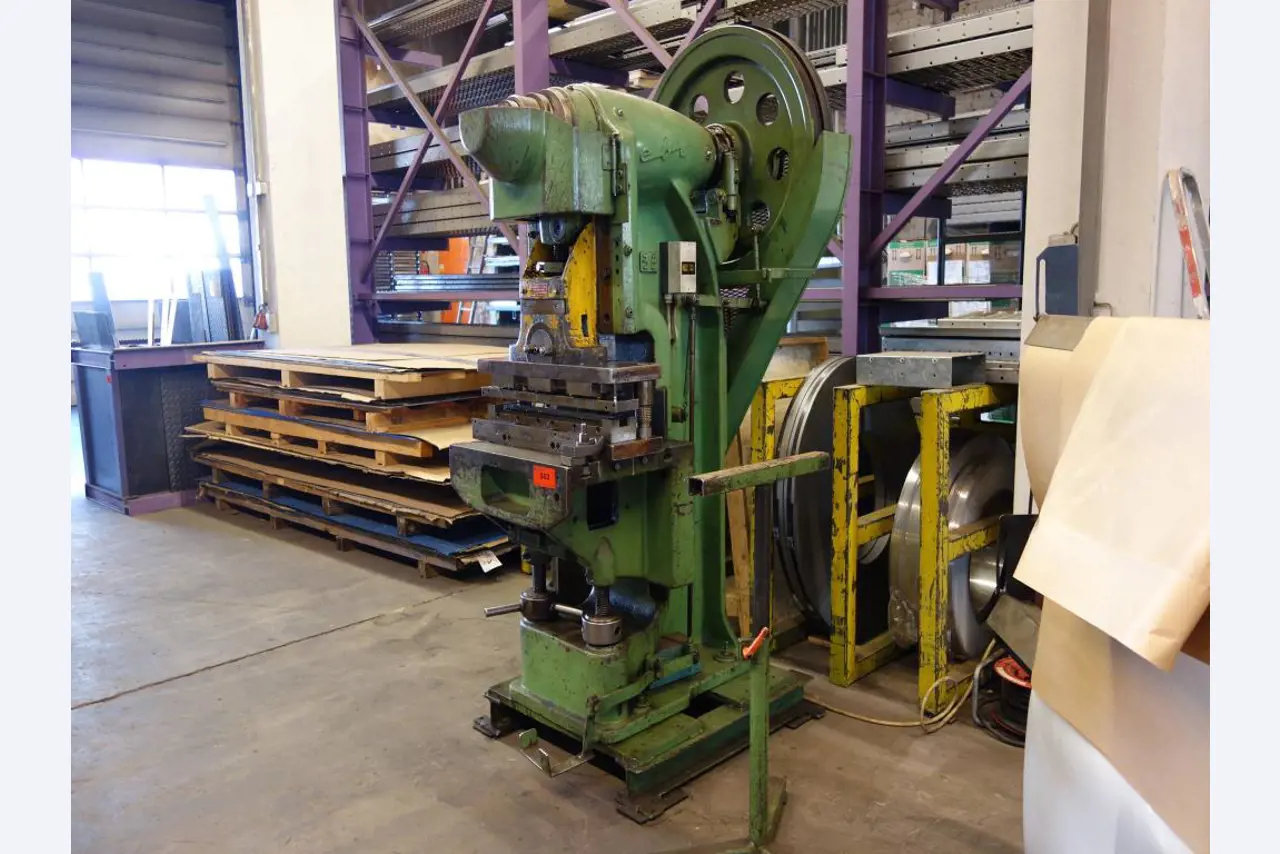 Machines for sheet metal working, business and office equipment as well as vehicle fleet-3