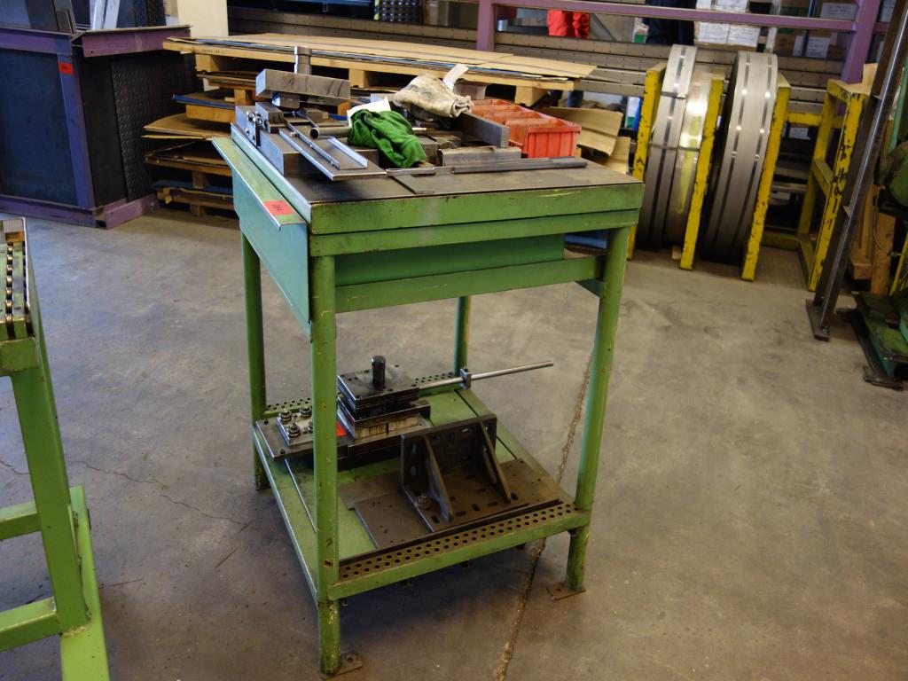 Máquinas de processamento de chapas metálicas, equipamento operacional e de escritório e frota de veículos-1