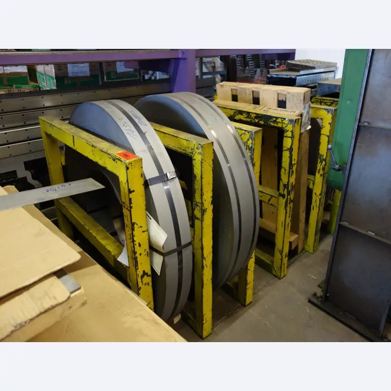 Máquinas de processamento de chapas metálicas, equipamento operacional e de escritório e frota de veículos-1