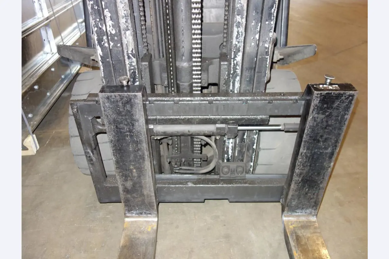 Machines for sheet metal working, business and office equipment as well as vehicle fleet-3