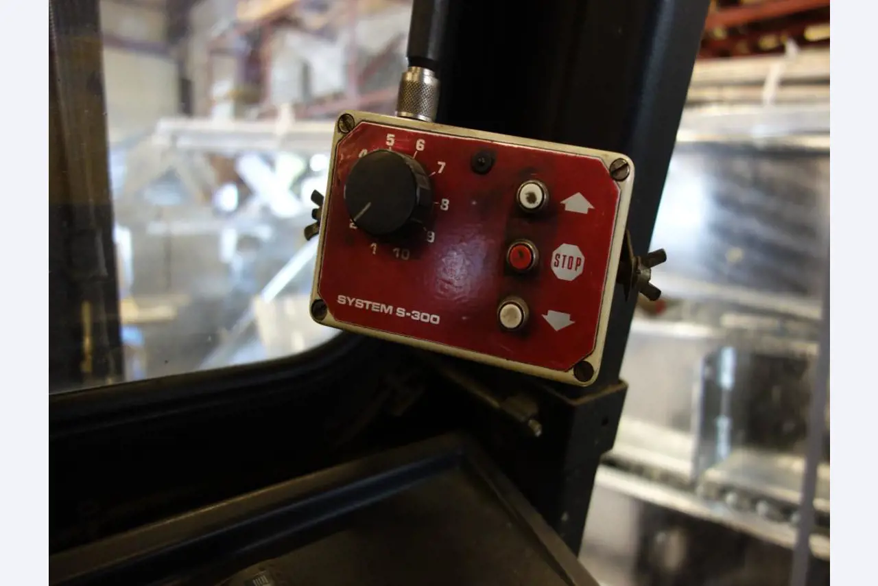 Machines for sheet metal working, business and office equipment as well as vehicle fleet-4