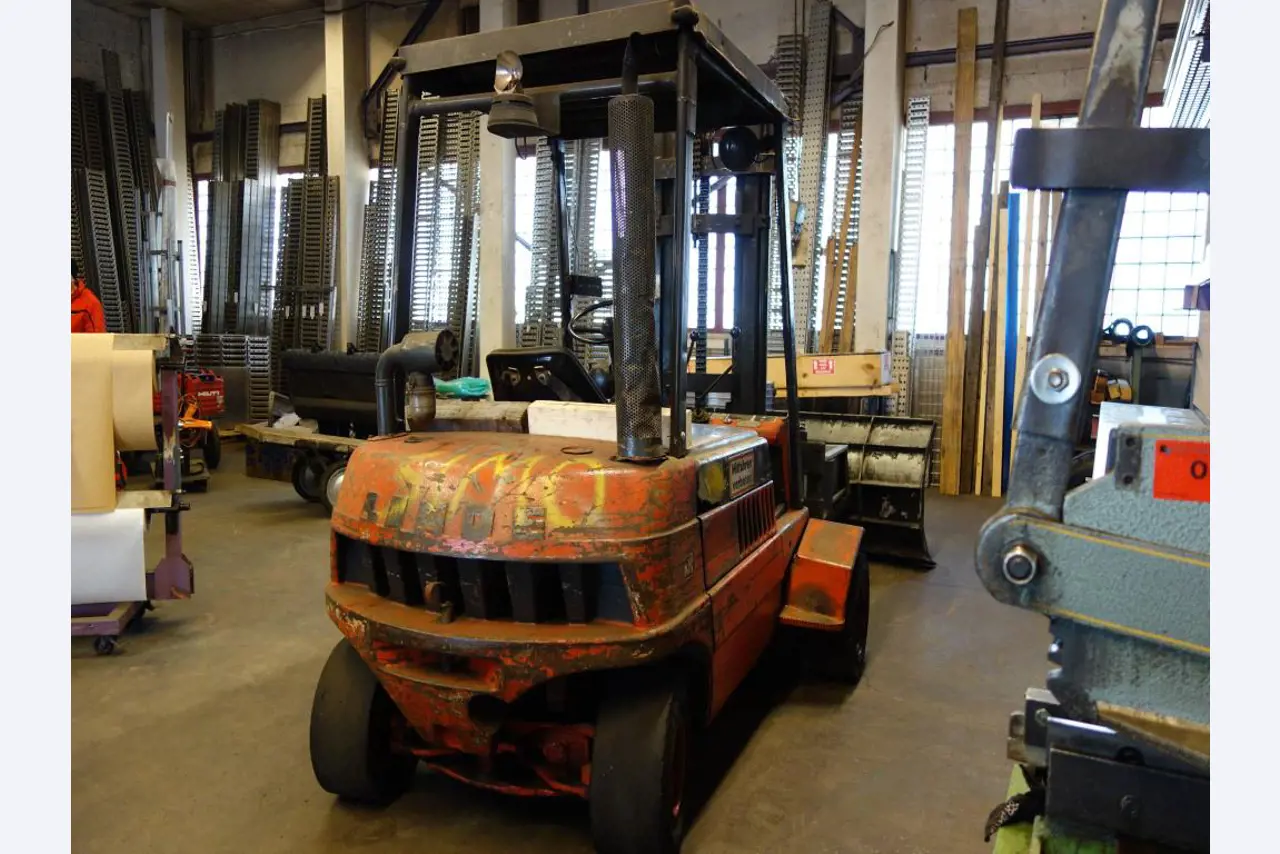 Machines for sheet metal working, business and office equipment as well as vehicle fleet-2