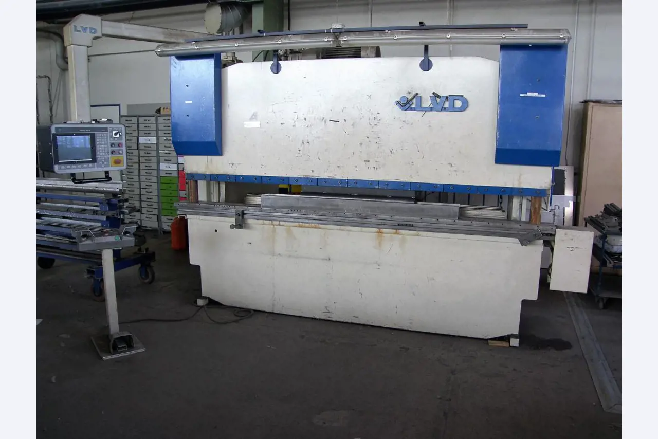 CNC stiskalnica, laserski stroj za izsekovanje-1