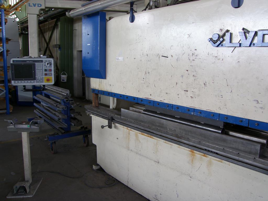 Laser punching machine and CNC-folding machine-2