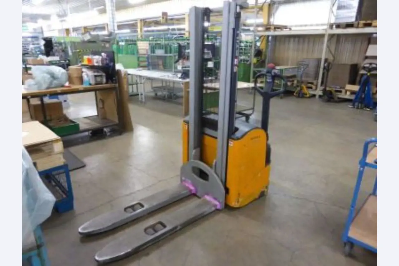 Machines pour la préparation des démarreurs<br>et des alternateurs-2