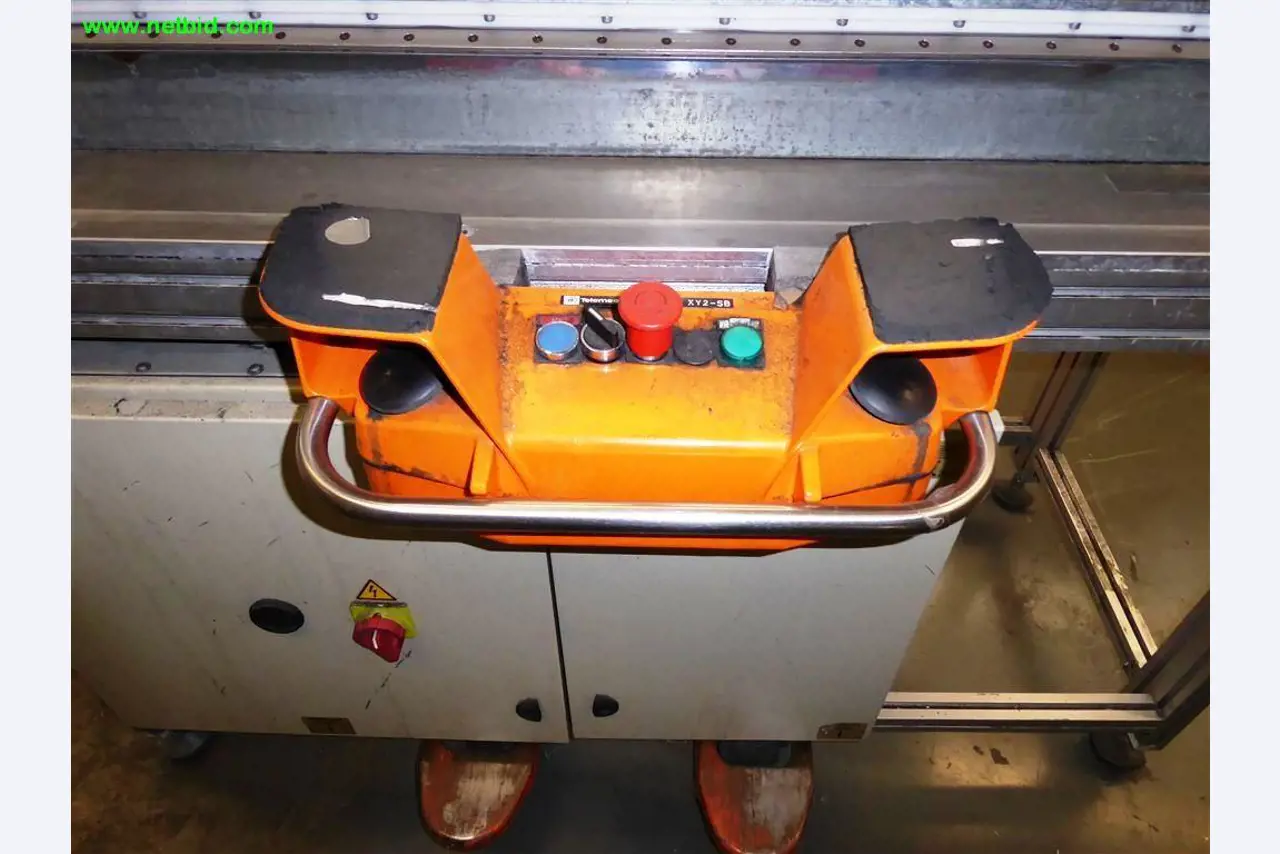 Máquinas e sistemas para o trabalho de metais e tecnologia de superfícies<br>-2