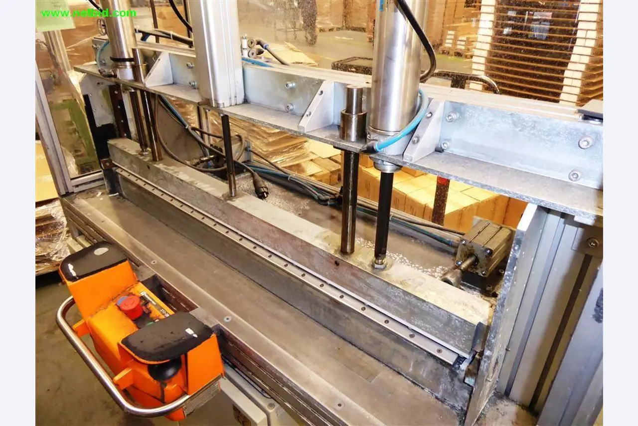 Máquinas e sistemas para o trabalho de metais e tecnologia de superfícies<br>-3