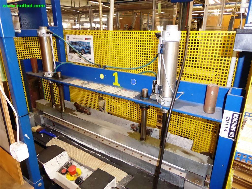 
Máquinas e sistemas para o trabalho de metais e tecnologia de superfícies<br>-3