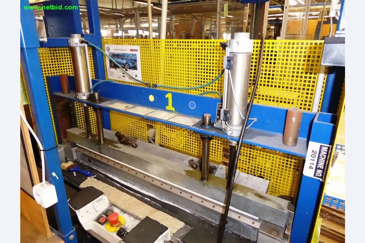 Máquinas e sistemas para o trabalho de metais e tecnologia de superfícies<br>-3