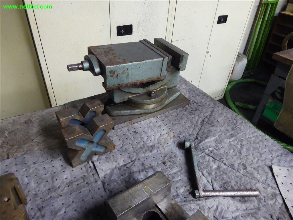 
Máquinas e sistemas para o trabalho de metais e tecnologia de superfícies<br>-16