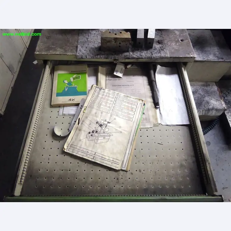 Máquinas e sistemas para o trabalho de metais e tecnologia de superfícies<br>-3