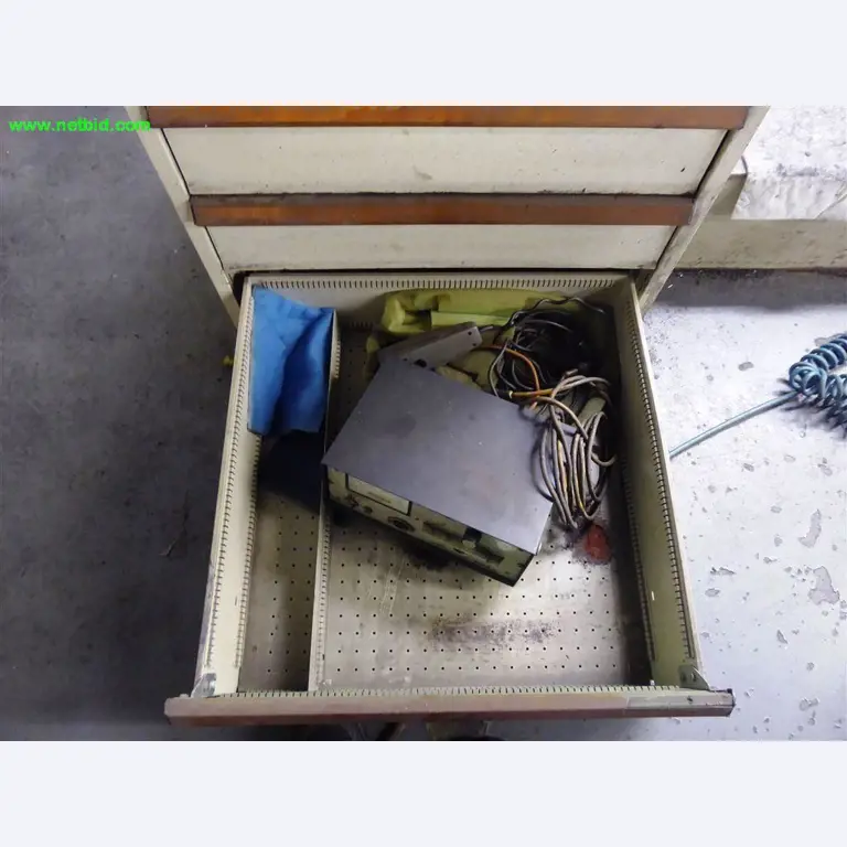 Máquinas e sistemas para o trabalho de metais e tecnologia de superfícies<br>-8