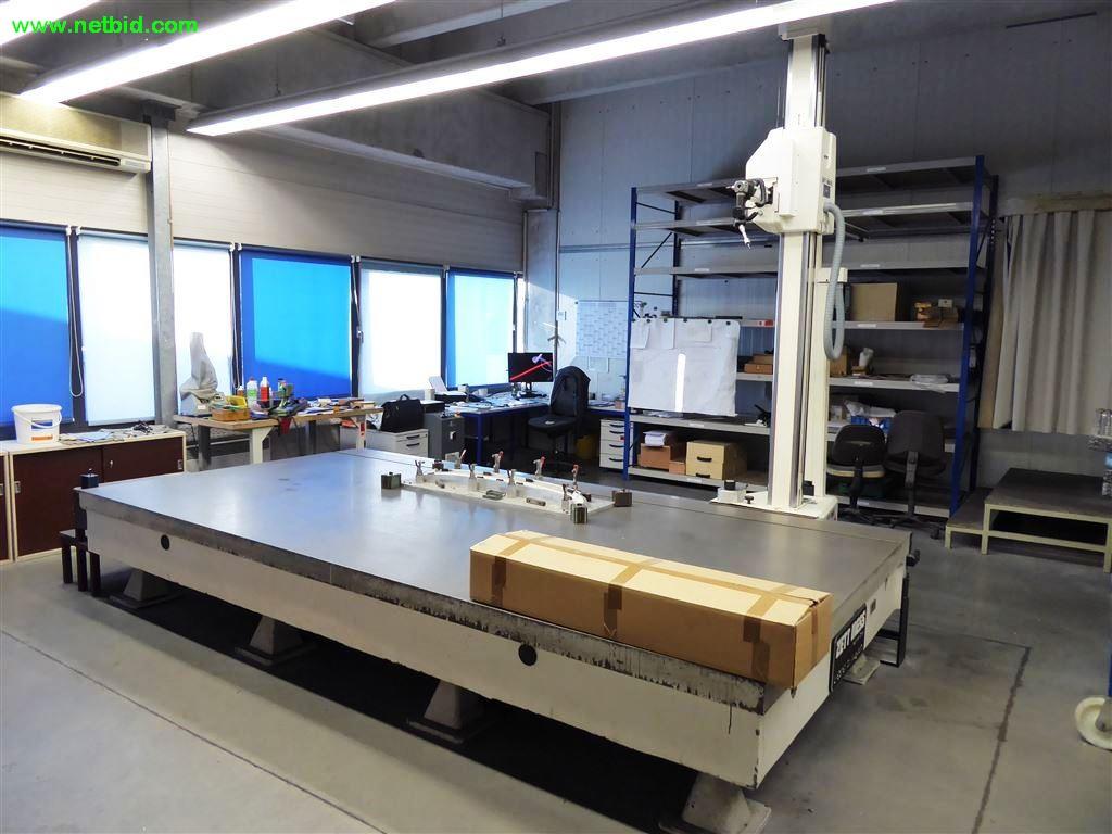 
Máquinas e sistemas para o trabalho de metais e tecnologia de superfícies<br>-1