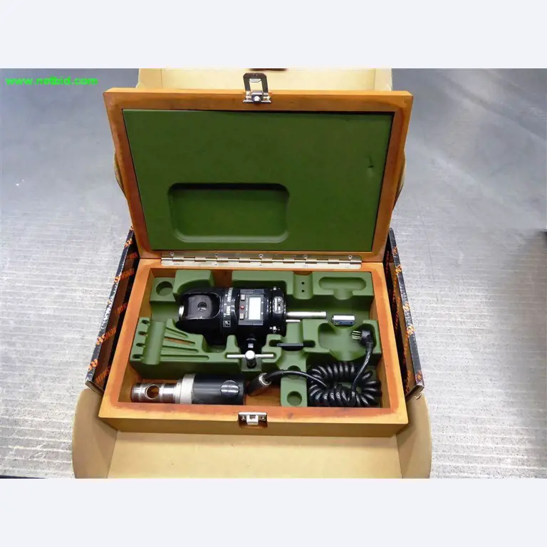 Máquinas e sistemas para o trabalho de metais e tecnologia de superfícies<br>-8