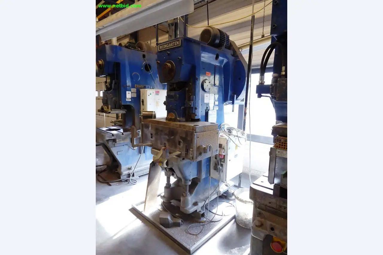 Máquinas e sistemas para o trabalho de metais e tecnologia de superfícies<br>-1