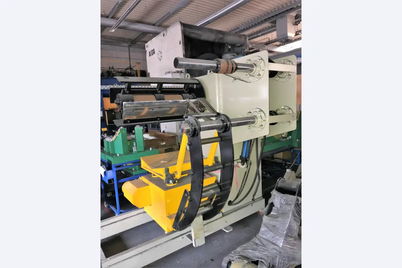 Máquinas e sistemas para o trabalho de metais e tecnologia de superfícies<br>-2