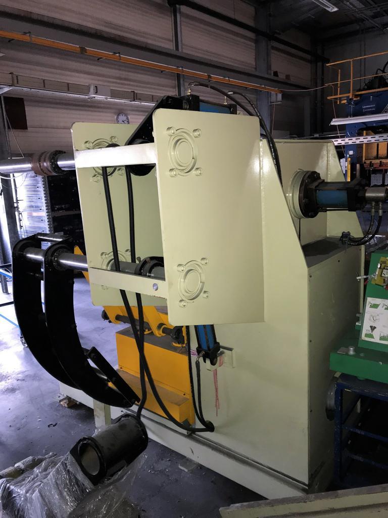 
Máquinas e sistemas para o trabalho de metais e tecnologia de superfícies<br>-4