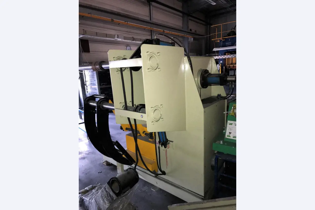 Máquinas e sistemas para o trabalho de metais e tecnologia de superfícies<br>-4