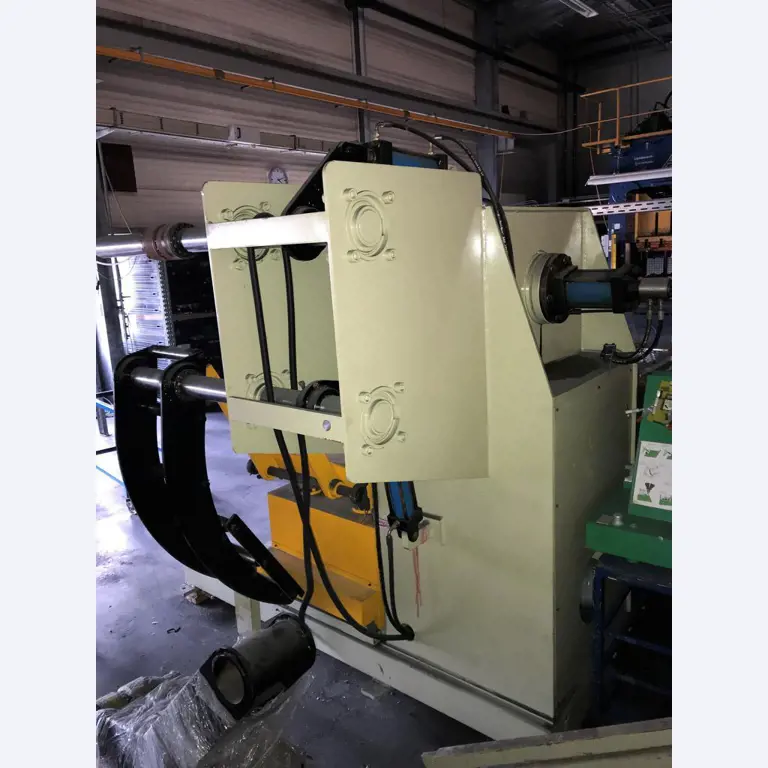 Máquinas e sistemas para o trabalho de metais e tecnologia de superfícies<br>-4