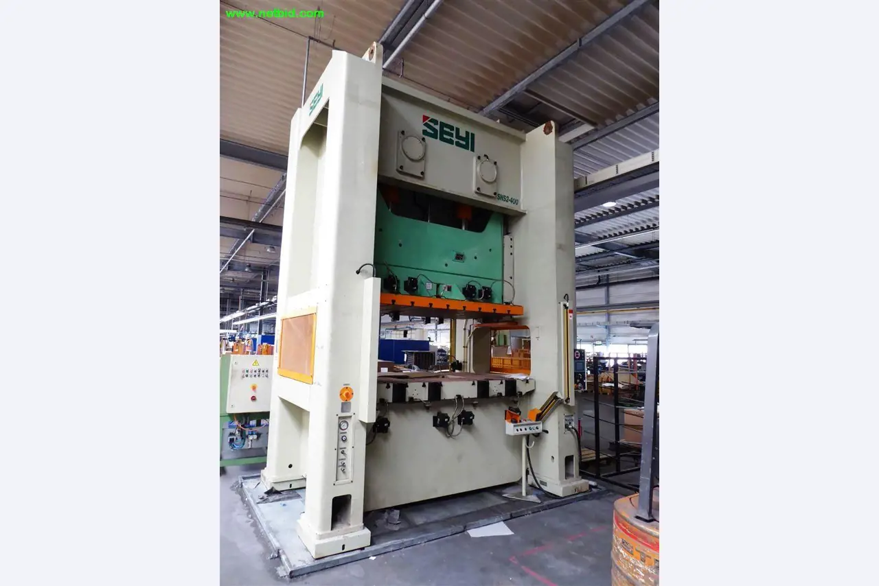 Máquinas e sistemas para o trabalho de metais e tecnologia de superfícies<br>-1