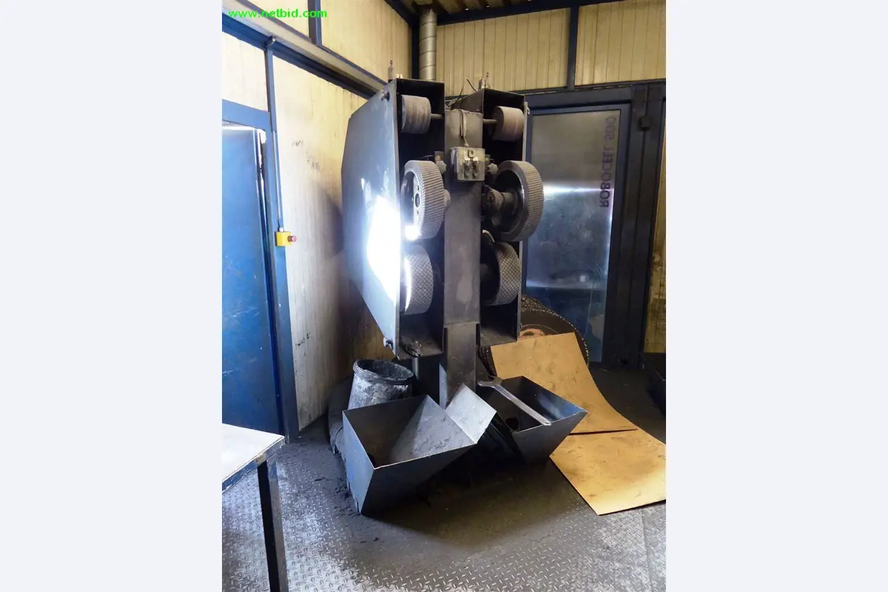 Máquinas e sistemas para o trabalho de metais e tecnologia de superfícies<br>-8