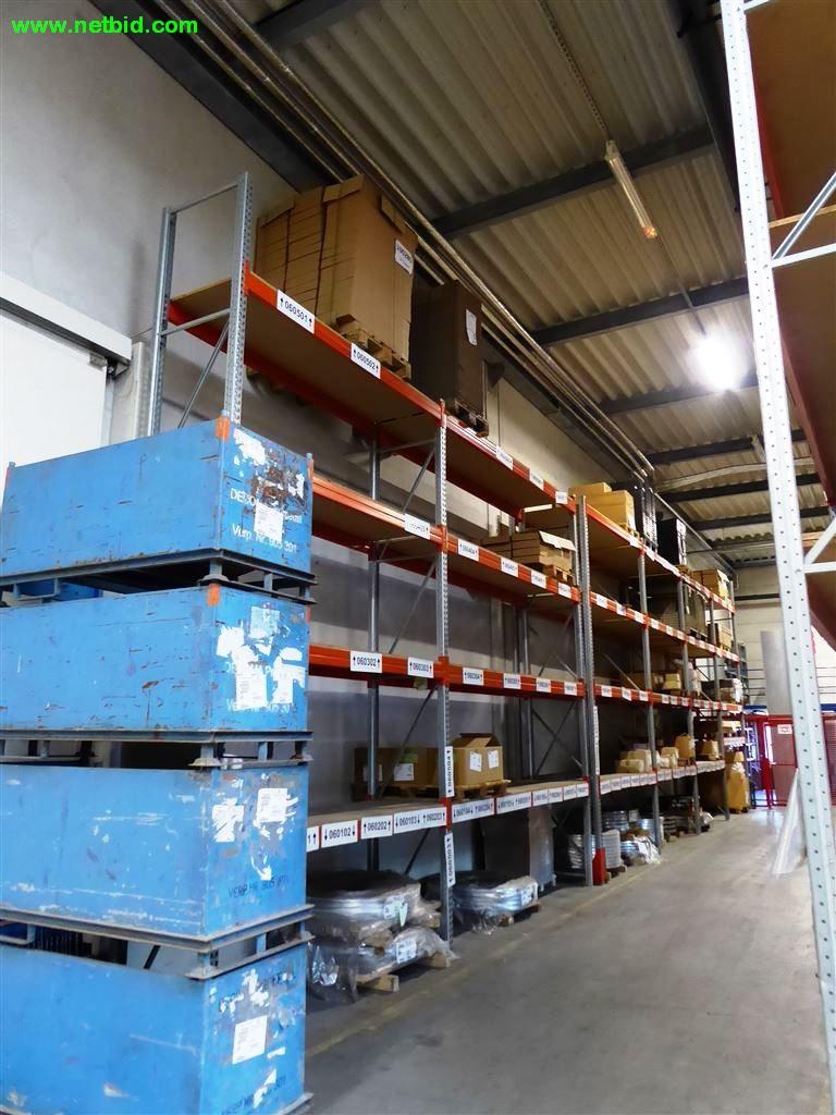 
Máquinas e sistemas para o trabalho de metais e tecnologia de superfícies<br>-3