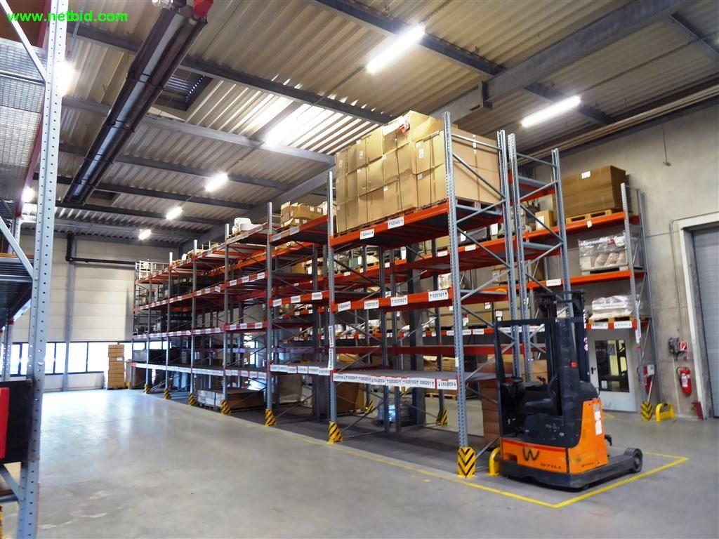 
Máquinas e sistemas para o trabalho de metais e tecnologia de superfícies<br>-7