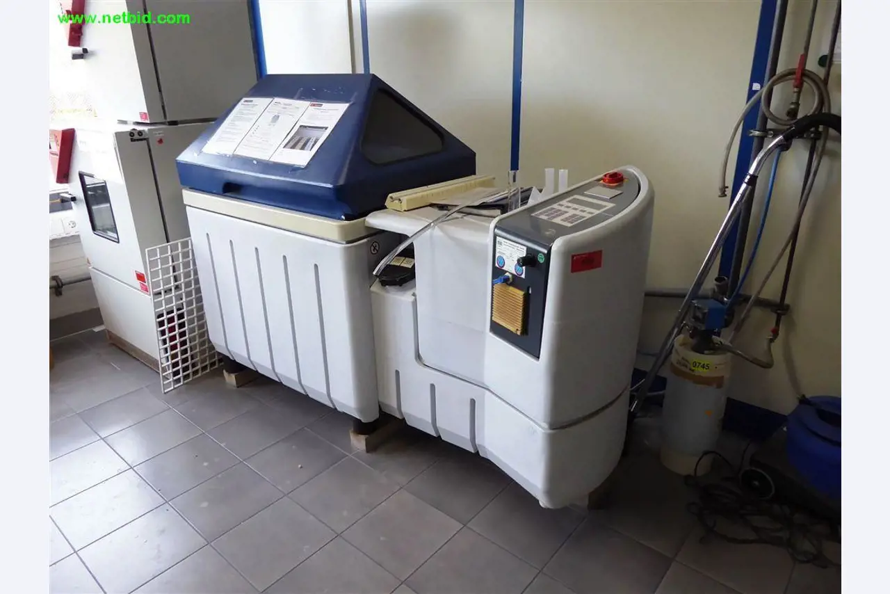 Máquinas e sistemas para o trabalho de metais e tecnologia de superfícies<br>-1