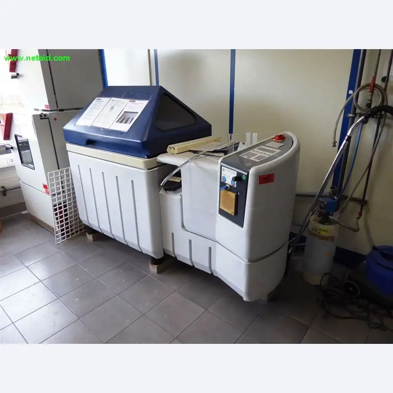 Máquinas e sistemas para o trabalho de metais e tecnologia de superfícies<br>-1