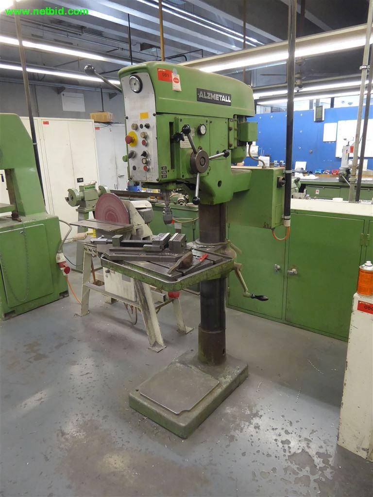 
Máquinas e sistemas para o trabalho de metais e tecnologia de superfícies<br>-1