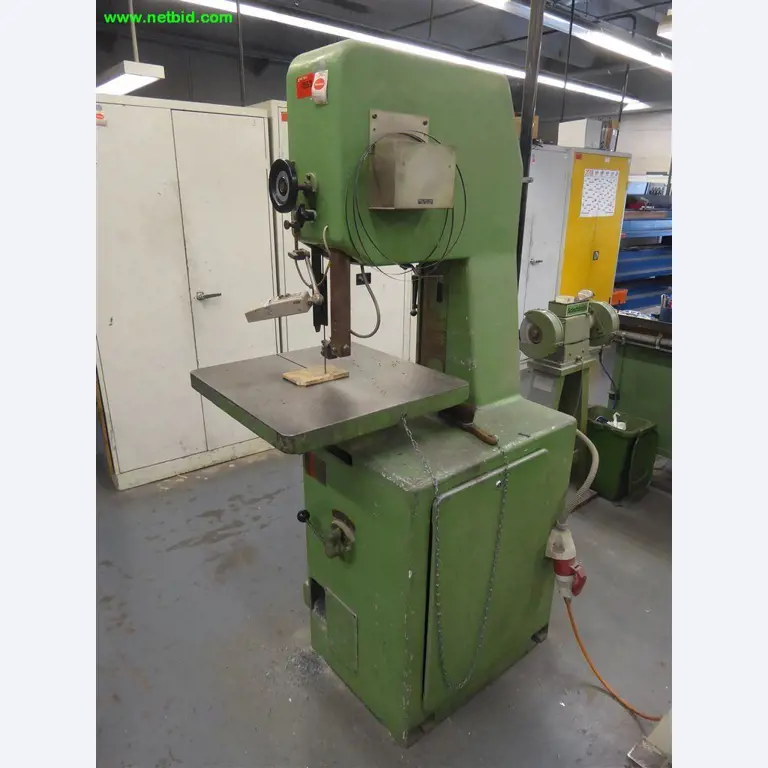 Machines et installations pour le travail des métaux et le traitement des surfaces<br>.-1