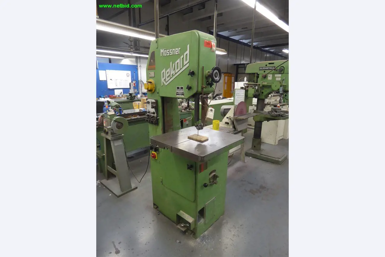 Machines et installations pour le travail des métaux et le traitement des surfaces<br>.-3