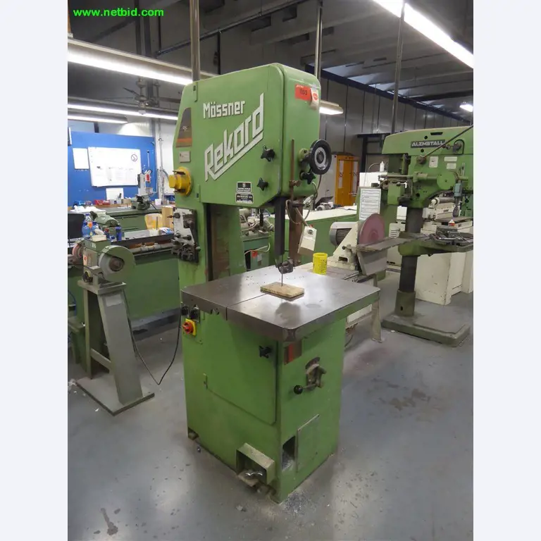 Machines et installations pour le travail des métaux et le traitement des surfaces<br>.-3