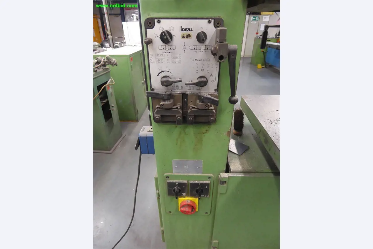 Machines et installations pour le travail des métaux et le traitement des surfaces<br>.-4