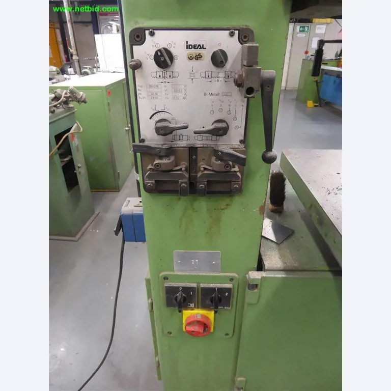 Machines et installations pour le travail des métaux et le traitement des surfaces<br>.-4