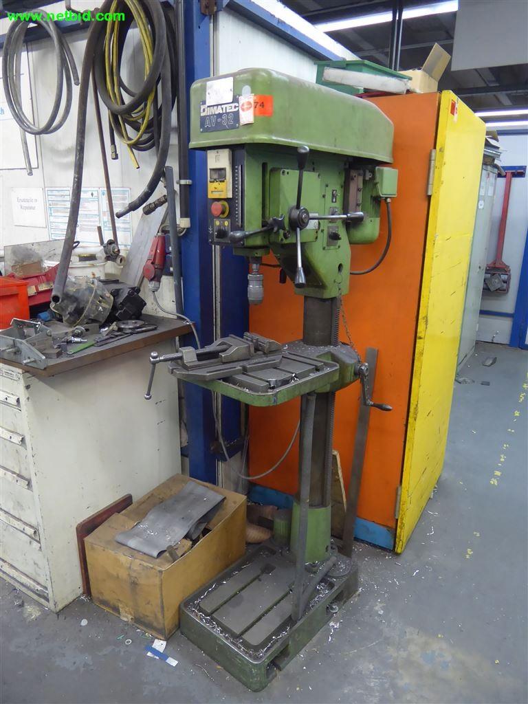 
Máquinas e sistemas para o trabalho de metais e tecnologia de superfícies<br>-1